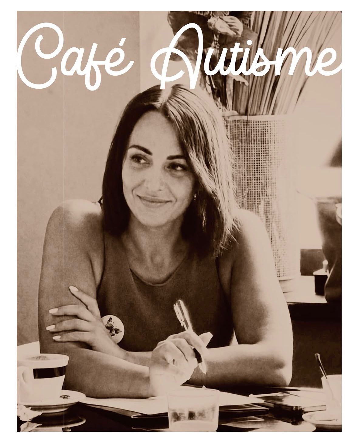 Pauline De Miras prenant la parole pendant le Café-autisme